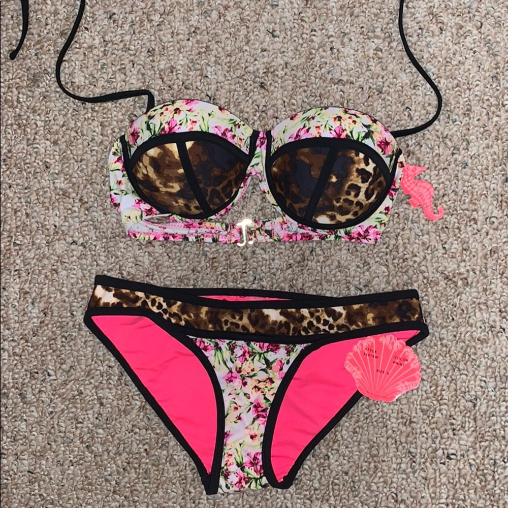 Women’s 2-Piece Swimsuit